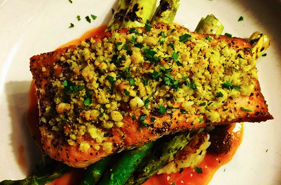 Macadamia Crusted Salmon Fillet with Asparragus